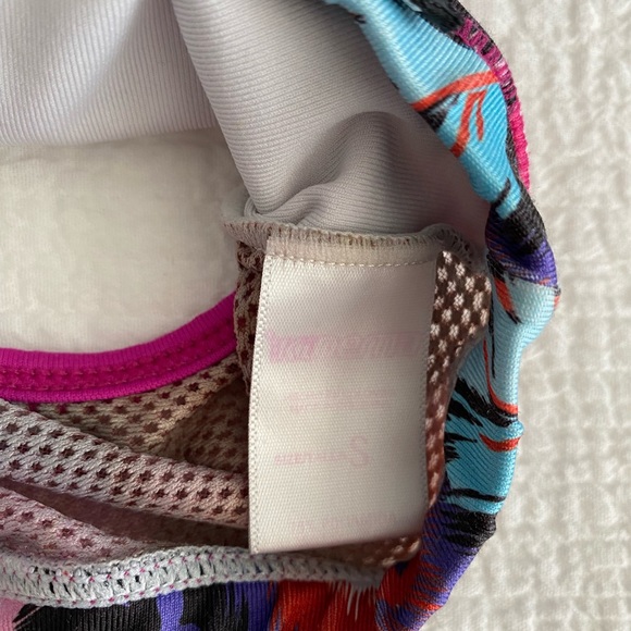 2 sports bras, size small. - Picture 5 of 9